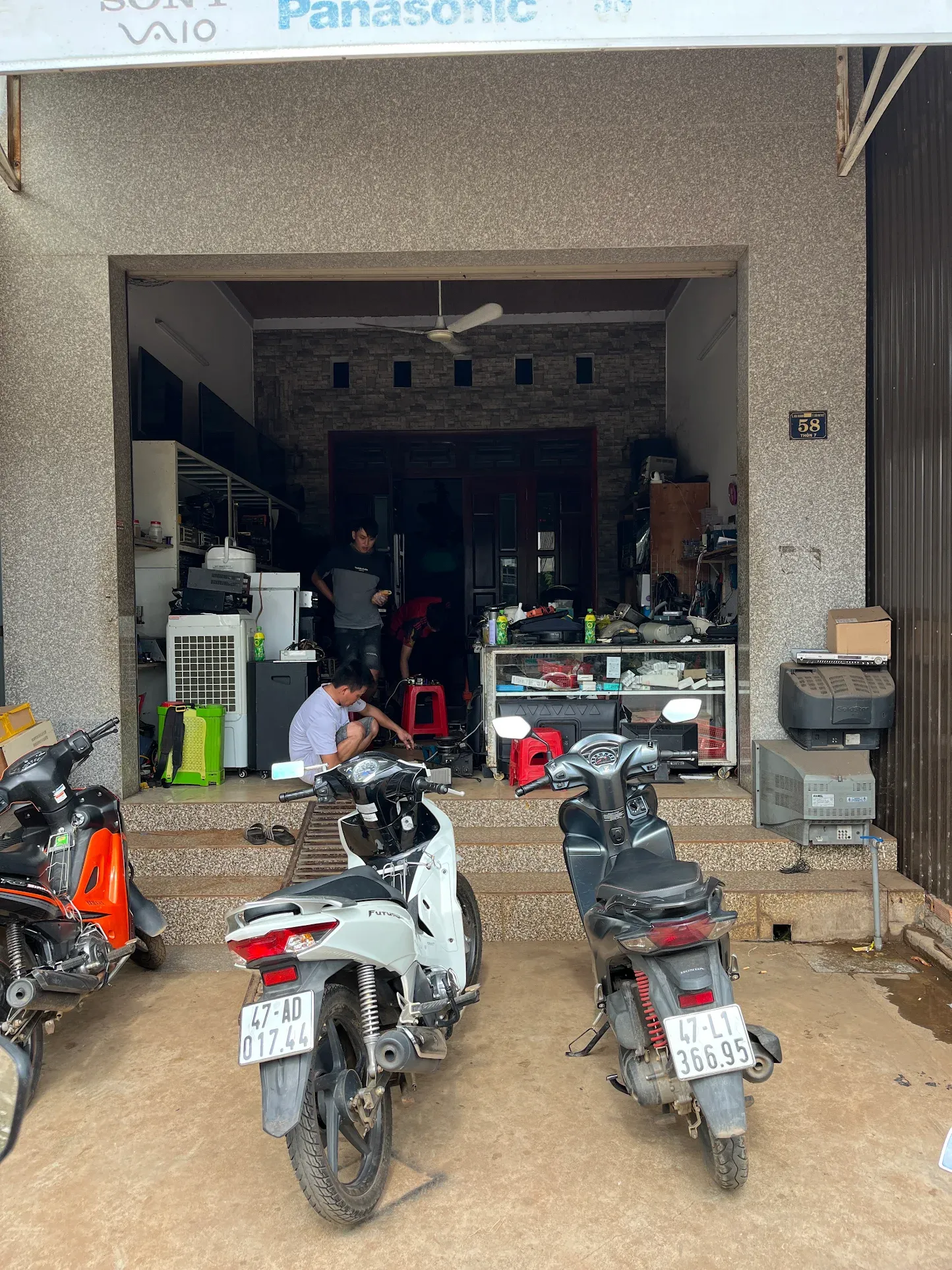 Mặt tiền cửa hàng Điện tử Ngọc Dũng